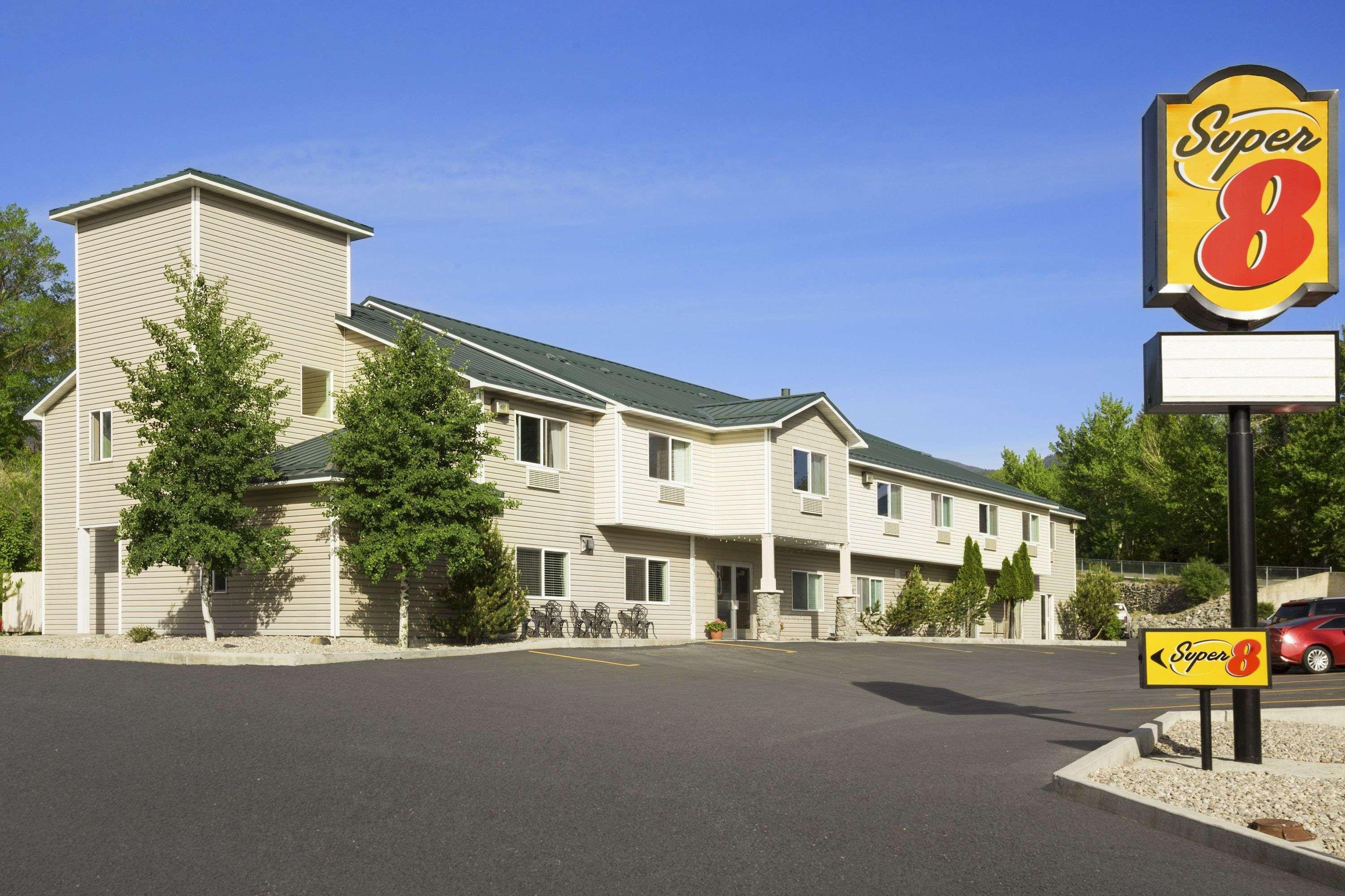 Super 8 By Wyndham Salmon Motel Exterior photo